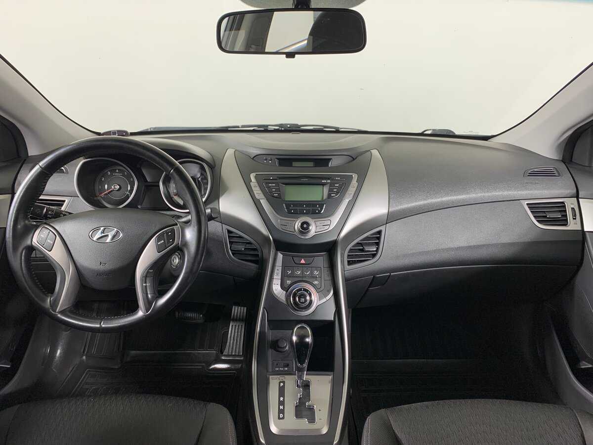 Hyundai Elantra 2012 года с пробегом. Фото: #12