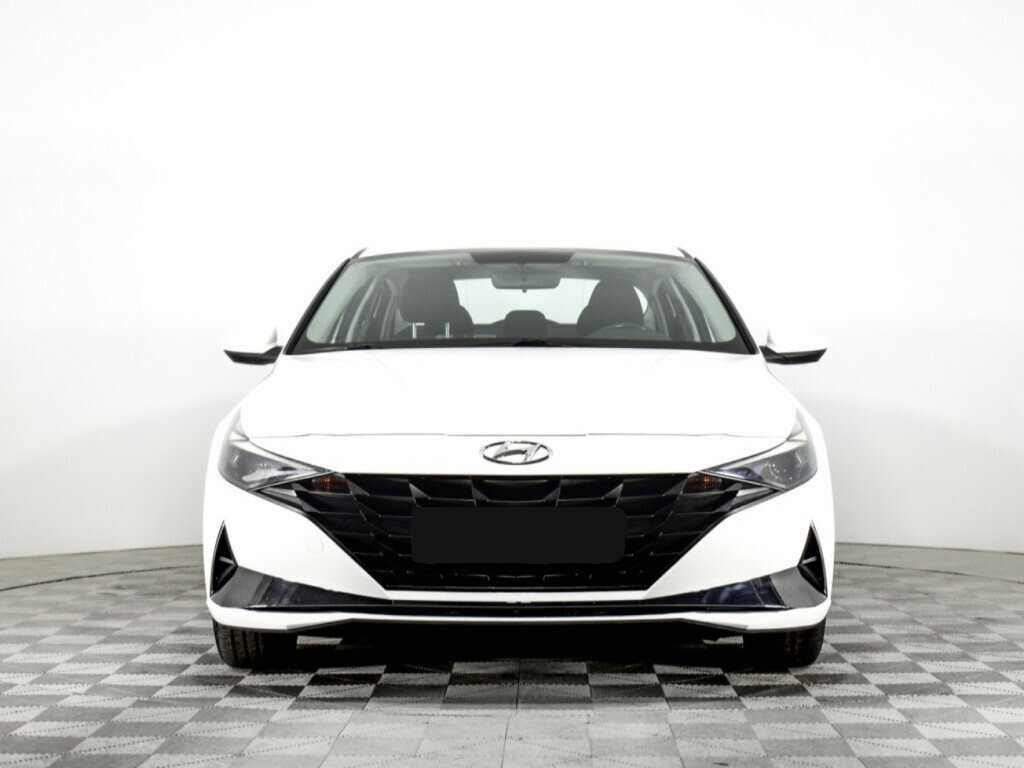 Hyundai Elantra 2021 года с пробегом. Фото: #1