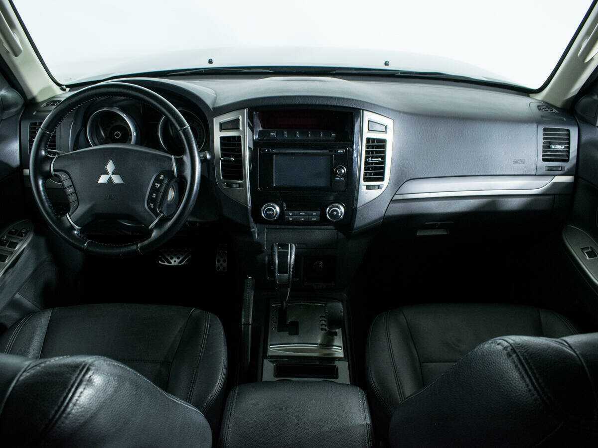 Mitsubishi Pajero 2014 года с пробегом. Фото: #8