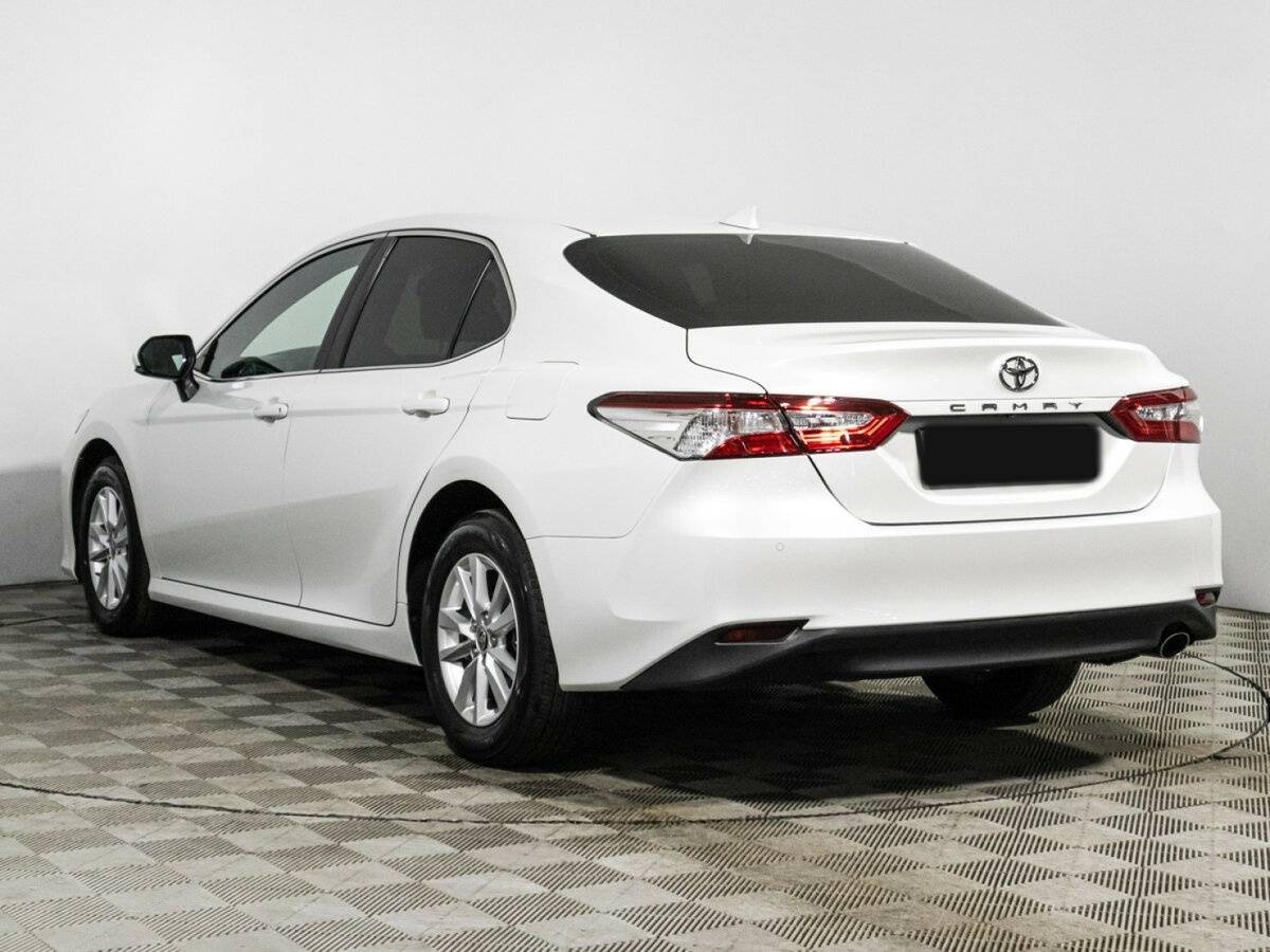 Toyota Camry 2020 года с пробегом. Фото: #6