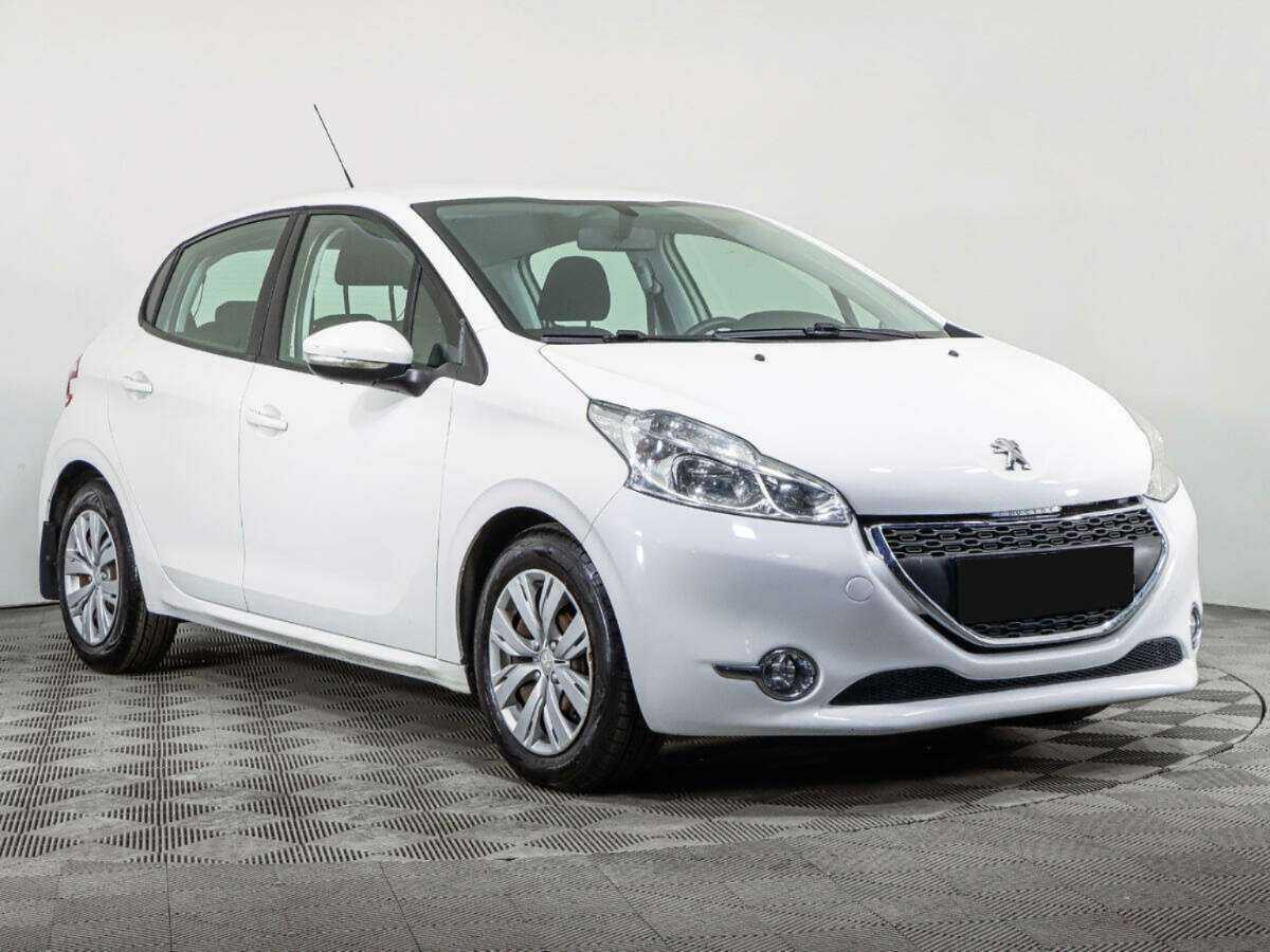 Peugeot 208 2013 года с пробегом. Фото: #2