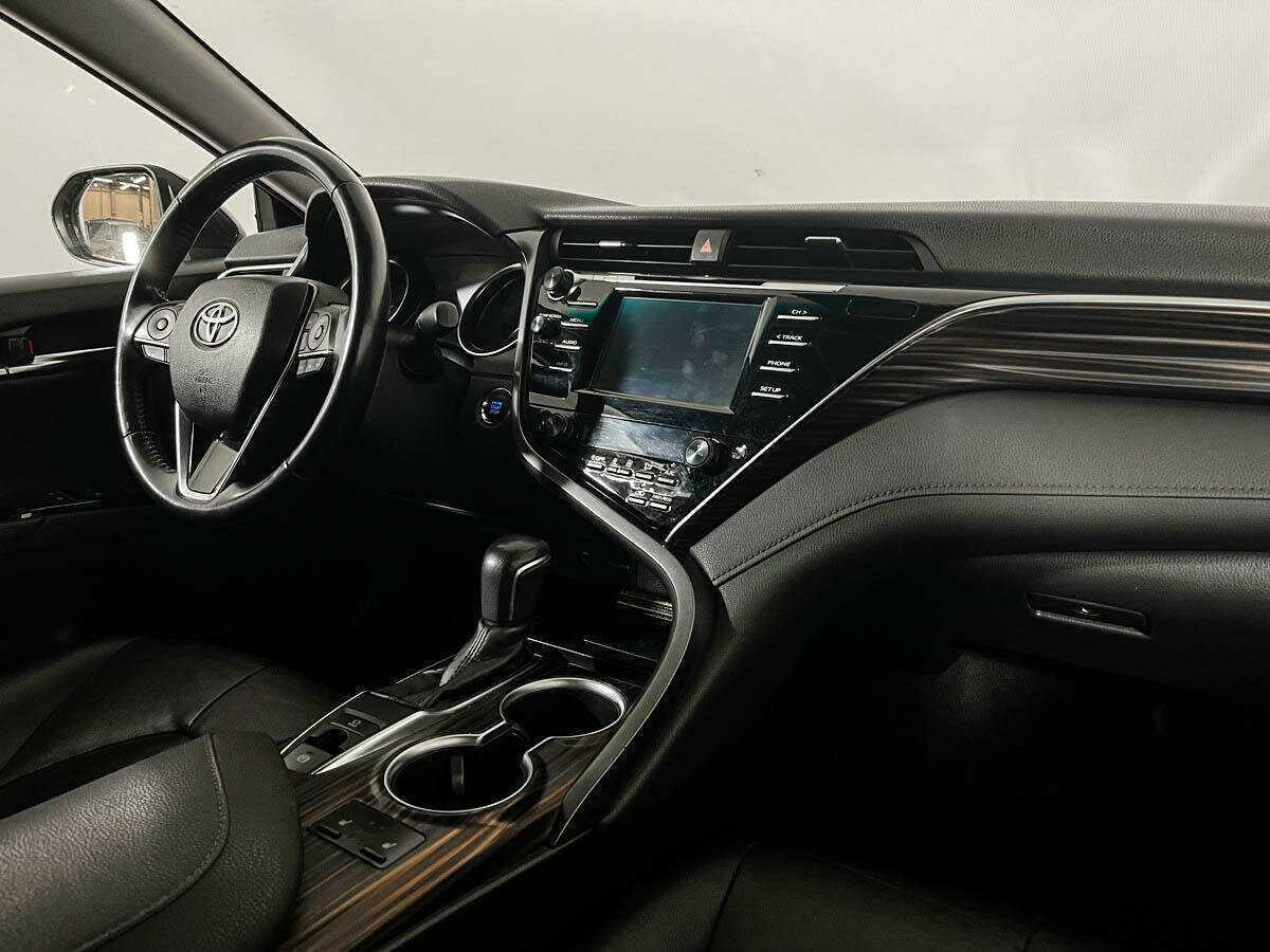 Toyota Camry 2018 года с пробегом. Фото: #8