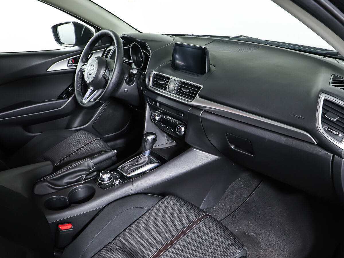 Mazda 3 2017 года с пробегом. Фото: #8