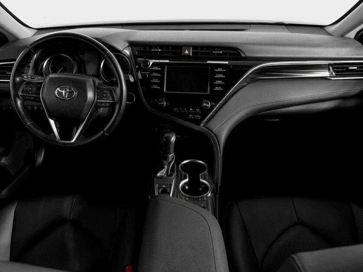 Toyota Camry 2021 года с пробегом. Фото: #10
