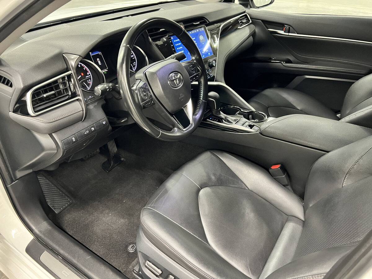 Toyota Camry 2018 года с пробегом. Фото: #15