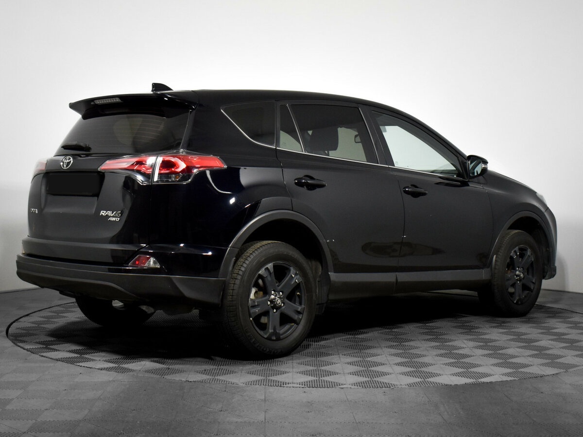 Toyota RAV4 2018 года с пробегом. Фото: #4