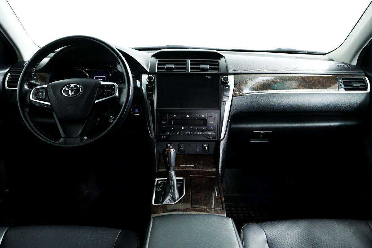 Toyota Camry 2017 года с пробегом. Фото: #10