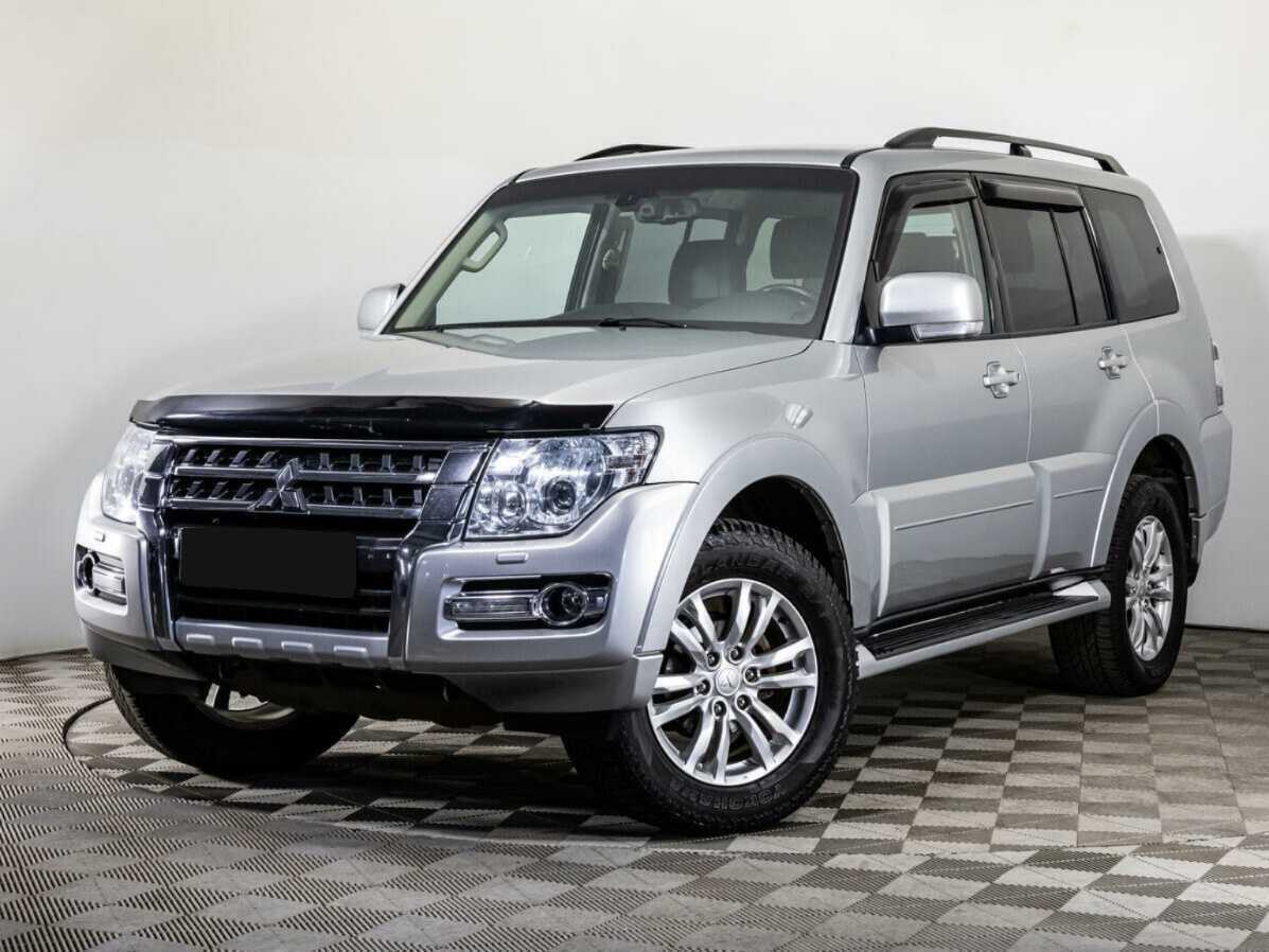 Mitsubishi Pajero 2017 года с пробегом. Посмотреть фото