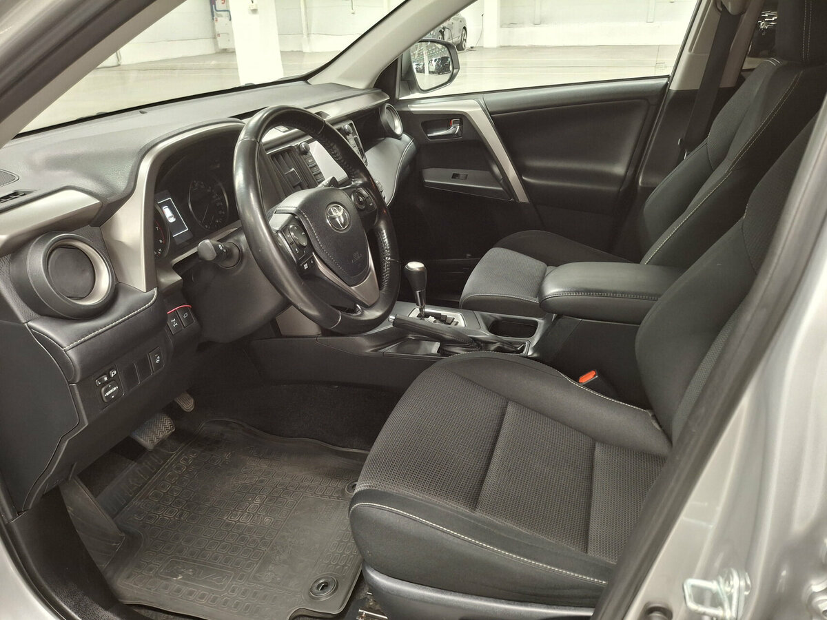 Toyota RAV4 2019 года с пробегом. Фото: #15