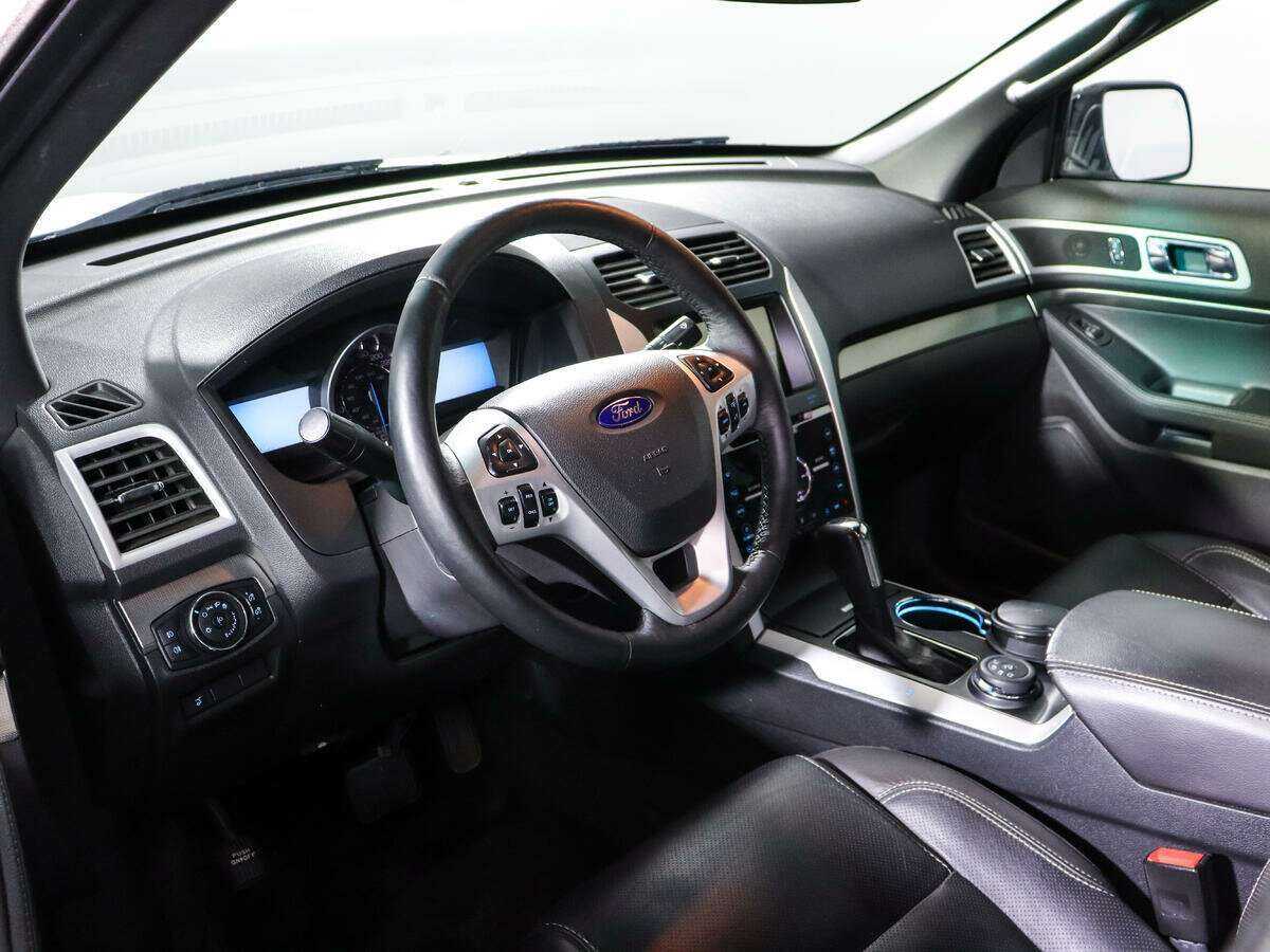 Ford Explorer 2015 года с пробегом. Фото: #14