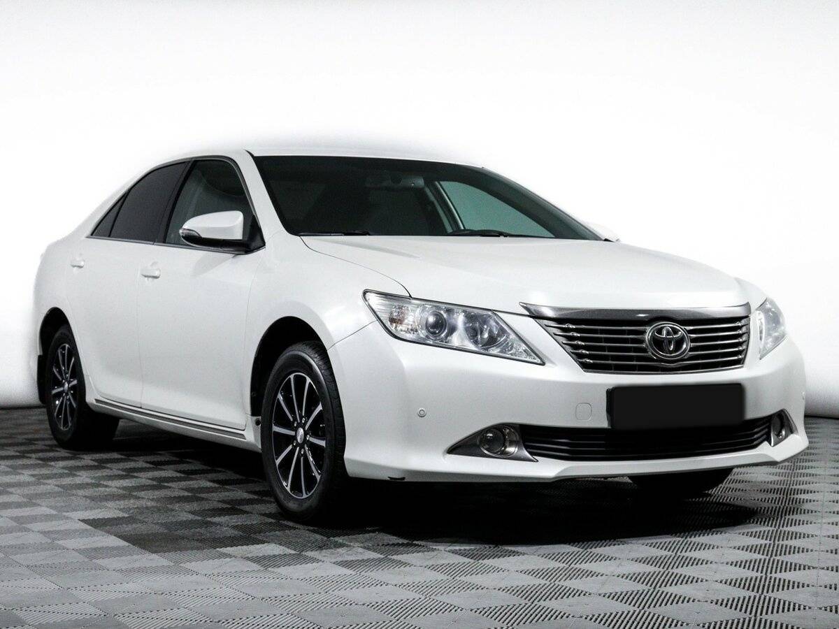Toyota Camry 2013 года с пробегом. Фото: #2