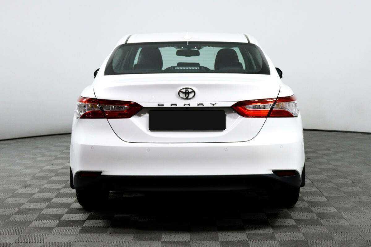 Toyota Camry 2021 года с пробегом. Фото: #5