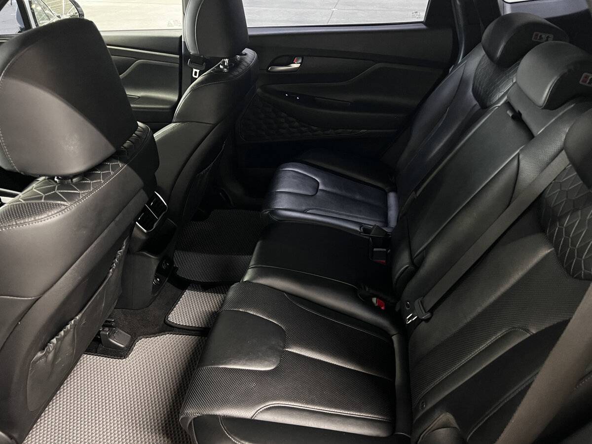 Hyundai Santa Fe 2019 года с пробегом. Фото: #11