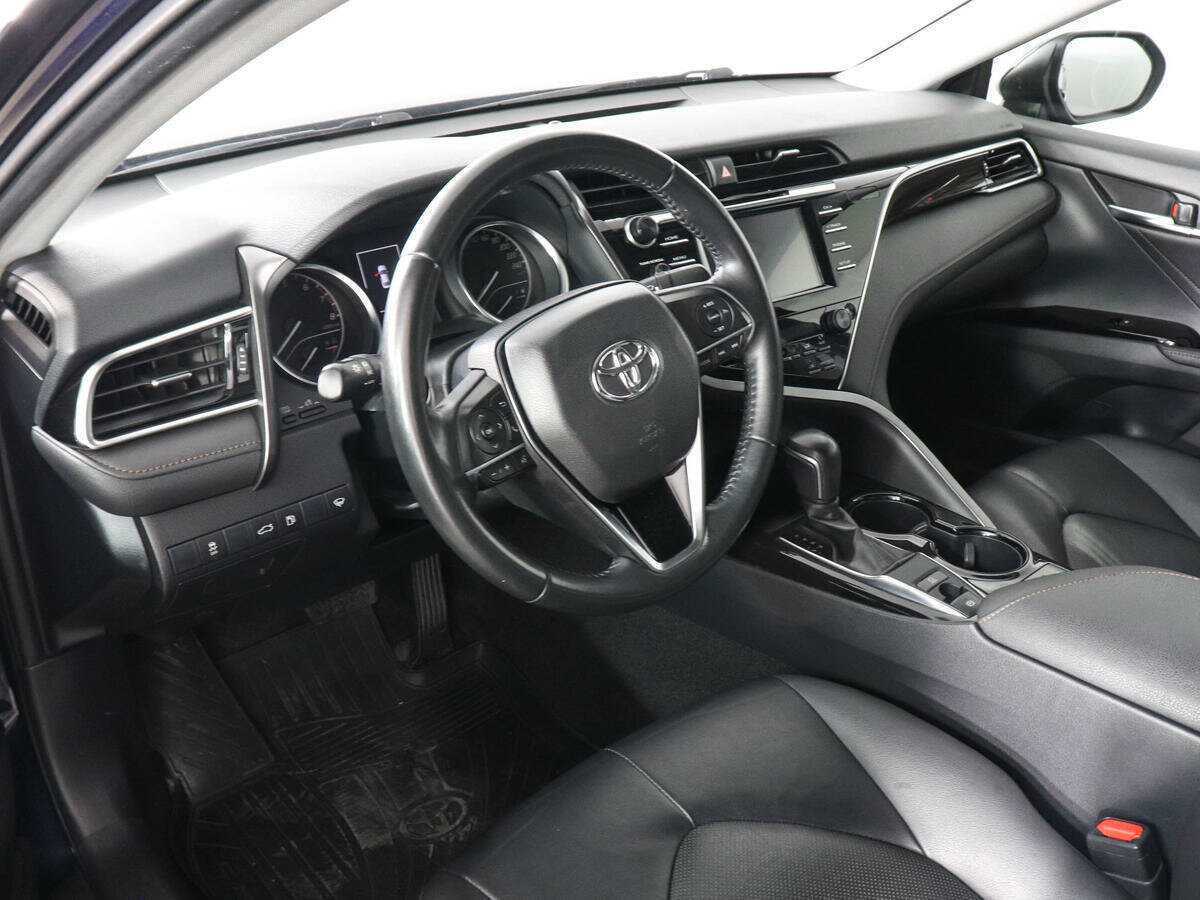 Toyota Camry 2018 года с пробегом. Фото: #8