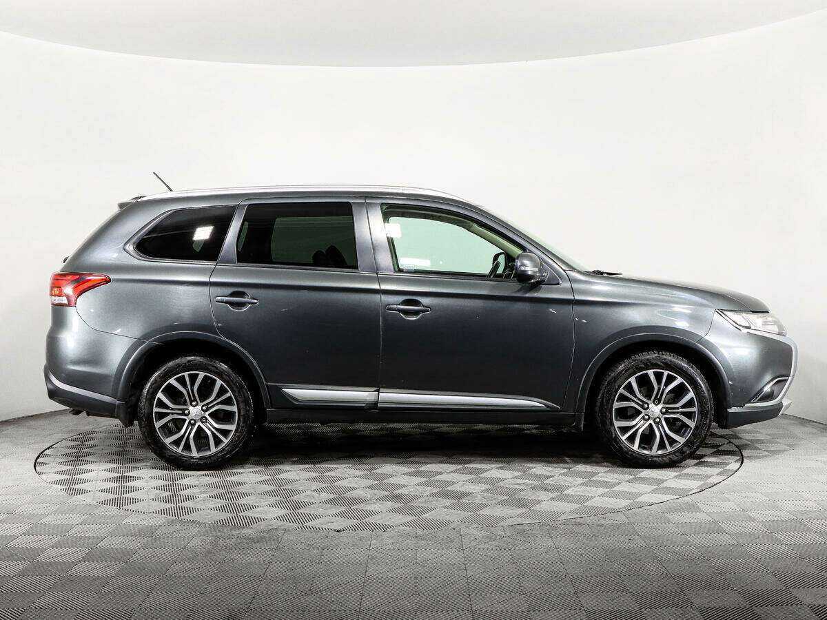 Mitsubishi Outlander 2016 года с пробегом. Фото: #3