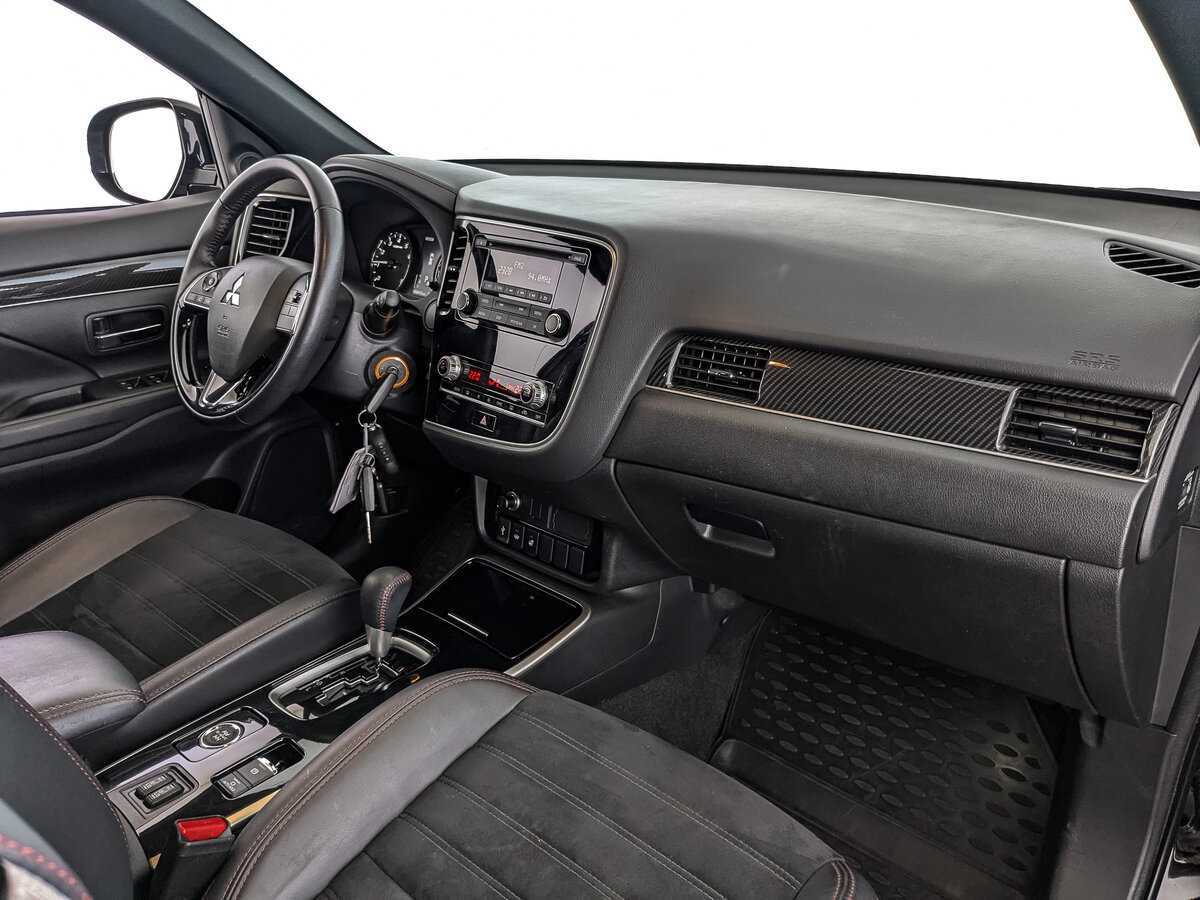 Mitsubishi Outlander 2021 года с пробегом. Фото: #12