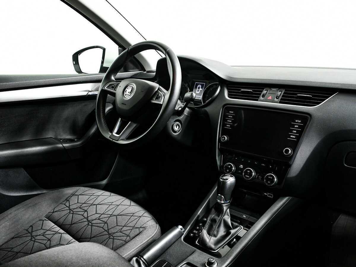 Skoda Octavia 2019 года с пробегом. Фото: #6