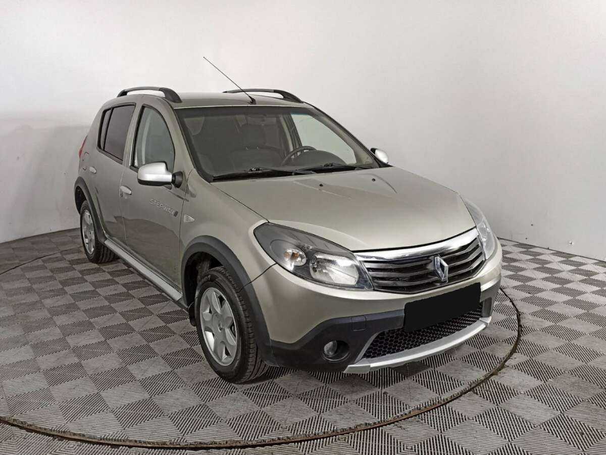 Renault Sandero 2012 года с пробегом. Фото: #2
