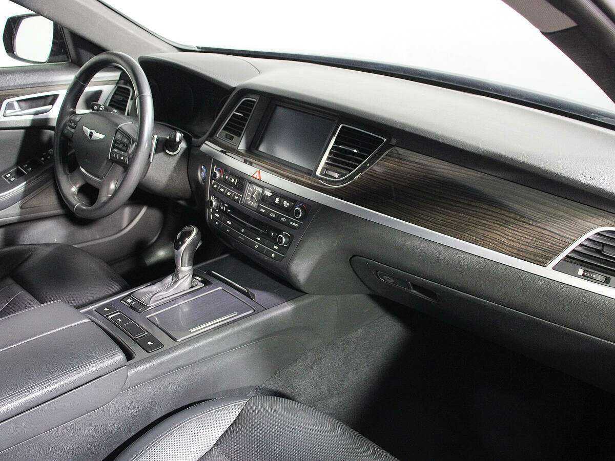 Hyundai Genesis 2014 года с пробегом. Фото: #6