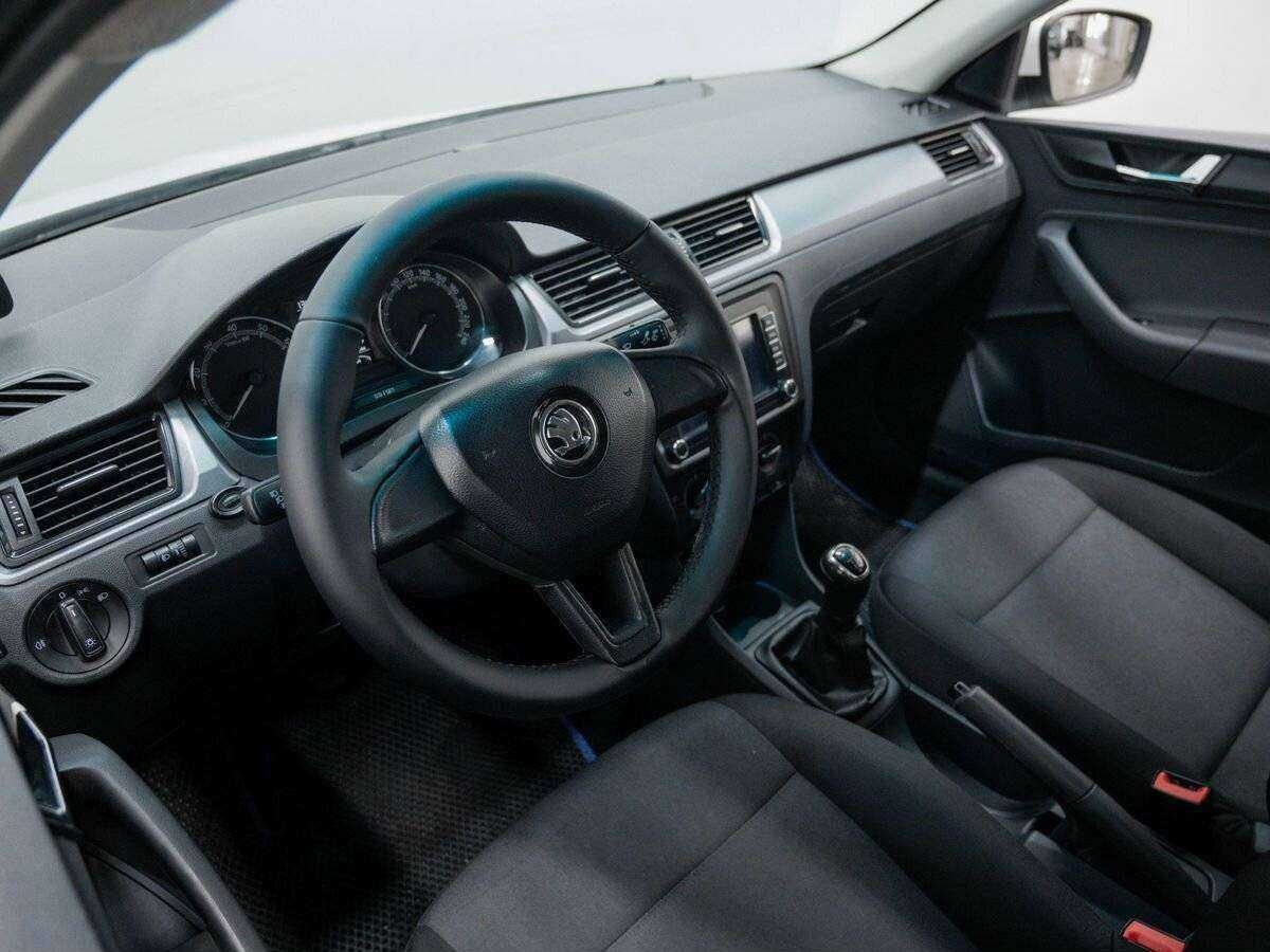 Skoda Rapid 2017 года с пробегом. Фото: #16