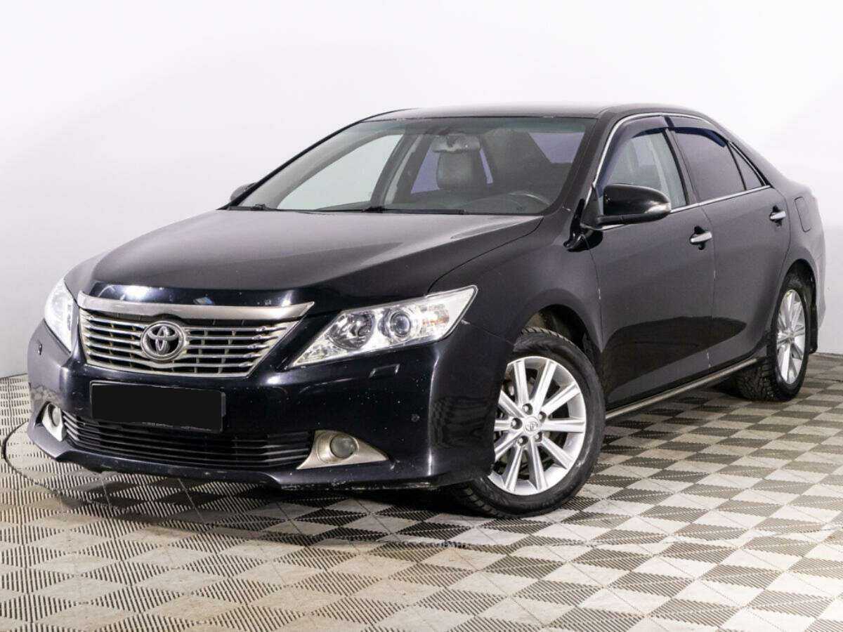 Toyota Camry 2013 года с пробегом. Посмотреть фото