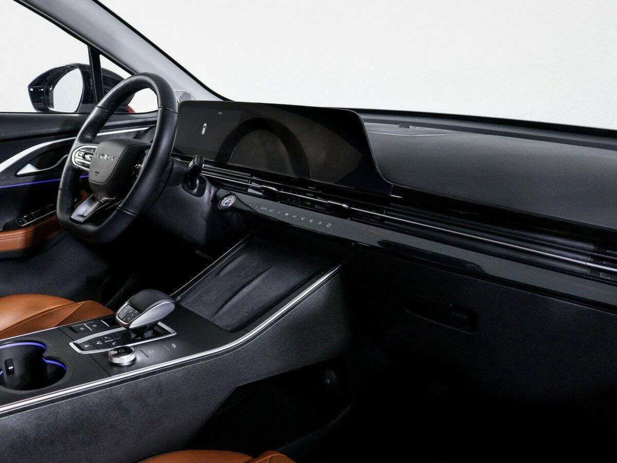 OMODA C5 2022 года с пробегом. Фото: #8