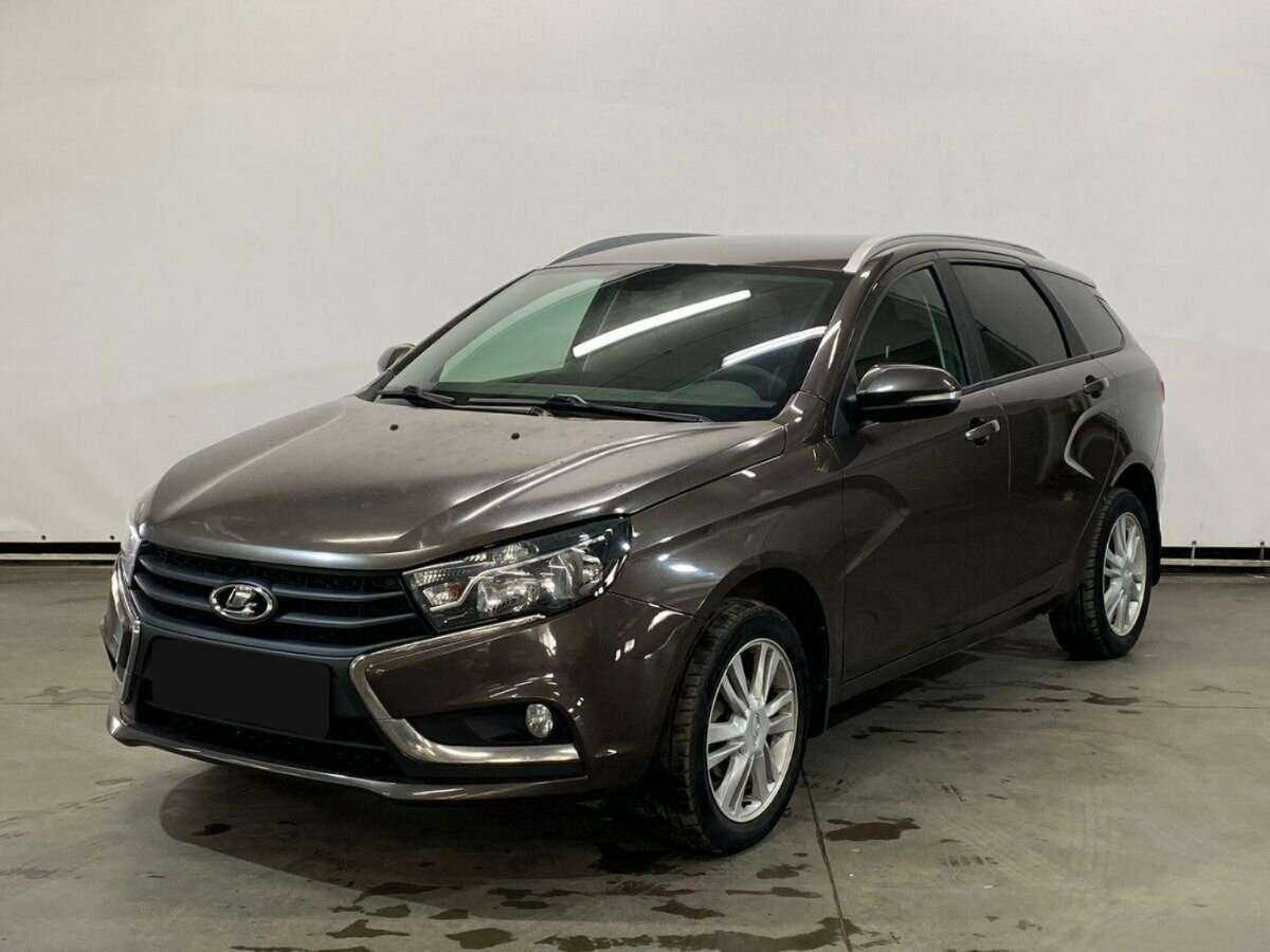 Lada (ВАЗ) Vesta 2018 года с пробегом. Посмотреть фото