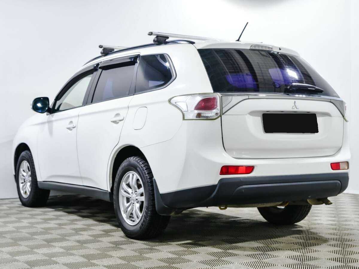 Mitsubishi Outlander 2013 года с пробегом. Фото: #4