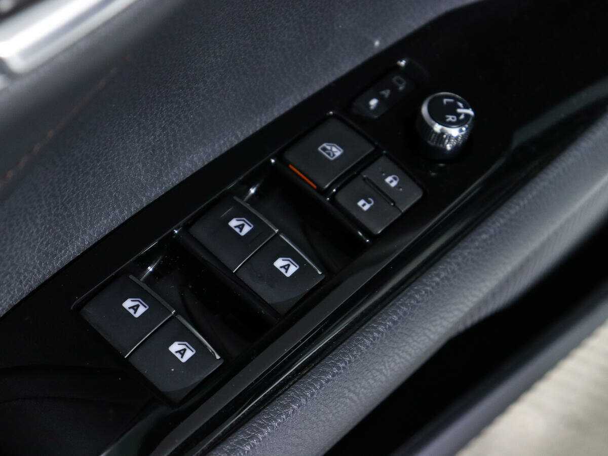 Toyota Camry 2018 года с пробегом. Фото: #16