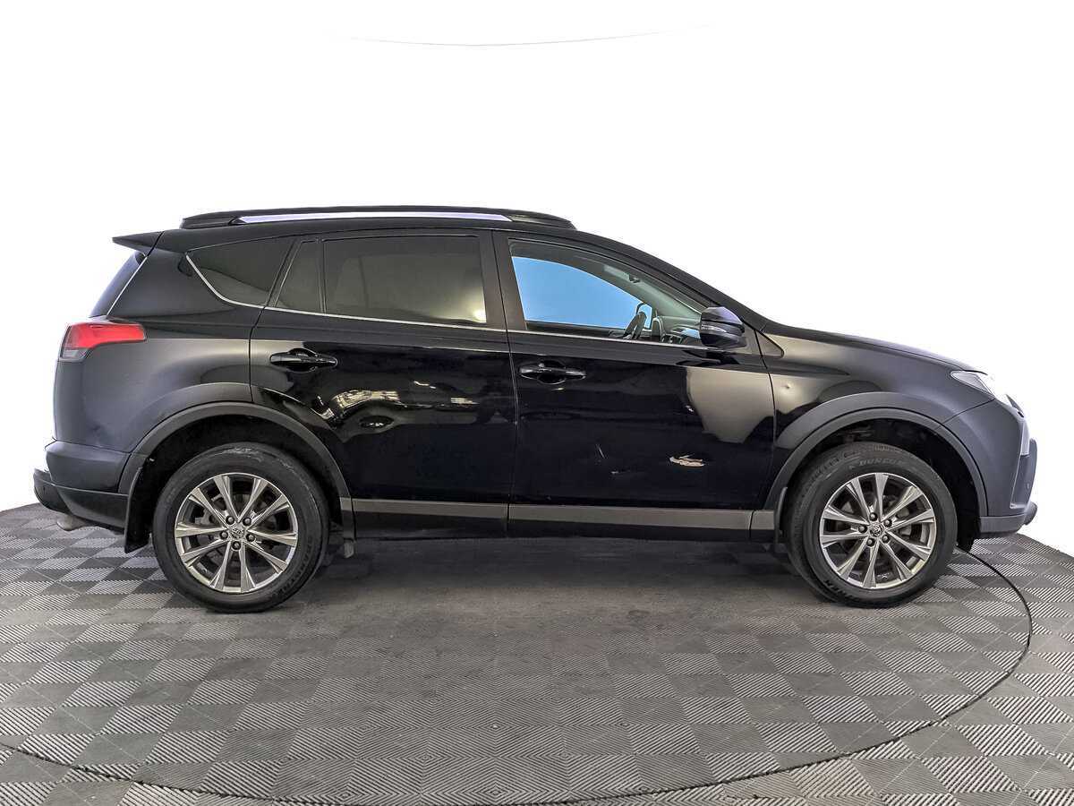Toyota RAV4 2017 года с пробегом. Фото: #3