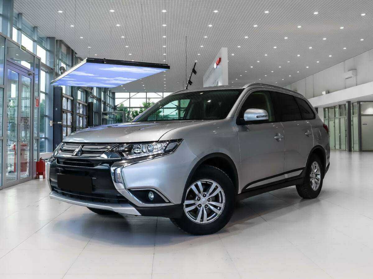 Mitsubishi Outlander 2016 года с пробегом. Посмотреть фото