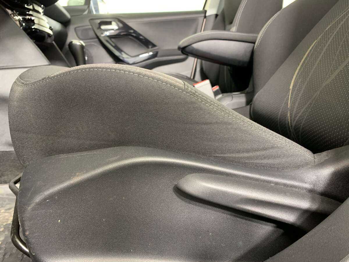 Peugeot 208 2013 года с пробегом. Фото: #13