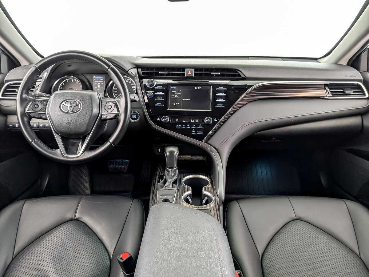 Toyota Camry 2019 года с пробегом. Фото: #13