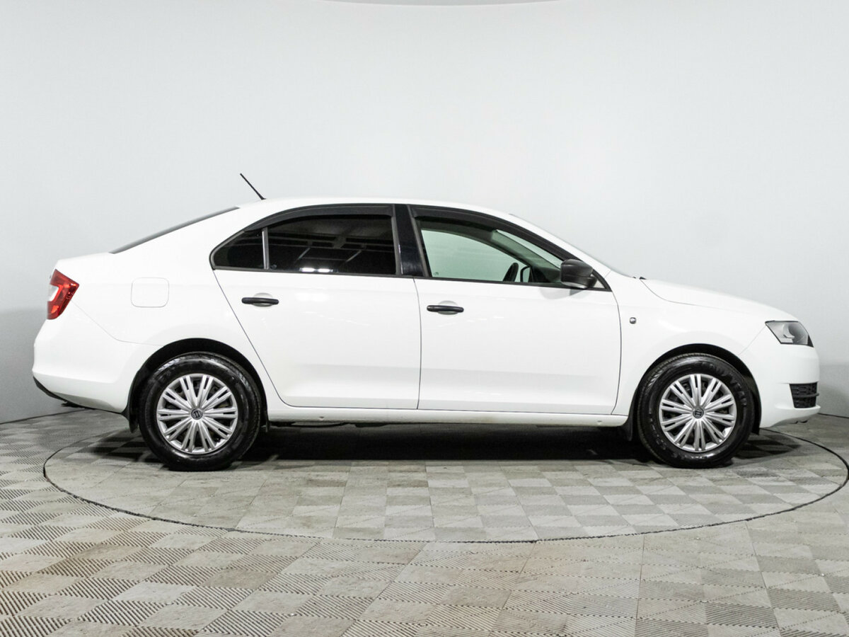 Skoda Rapid 2015 года с пробегом. Фото: #3