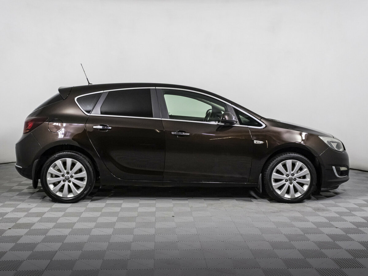 Opel Astra 2013 года с пробегом. Фото: #3