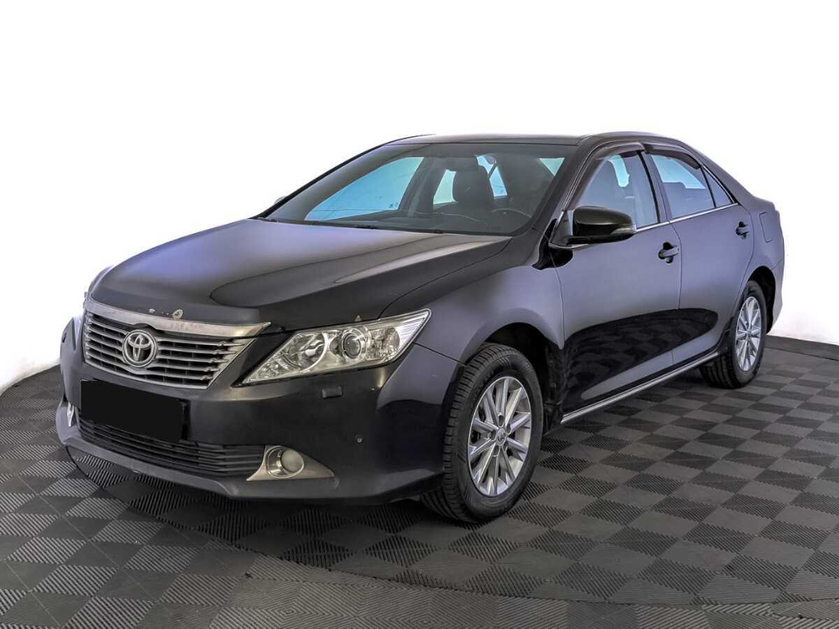 Toyota Camry 2014 года с пробегом. Посмотреть фото