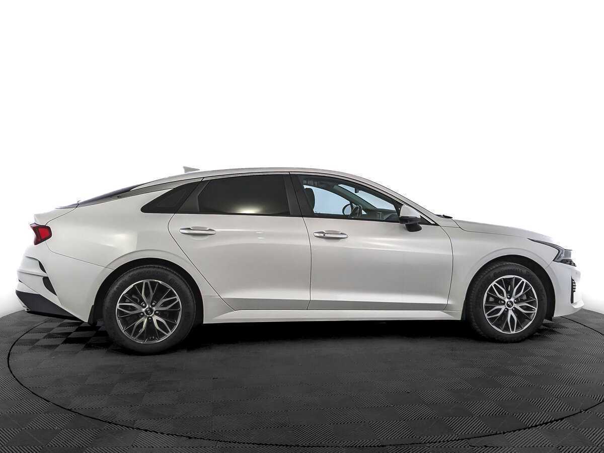 Kia K5 2021 года с пробегом. Фото: #3