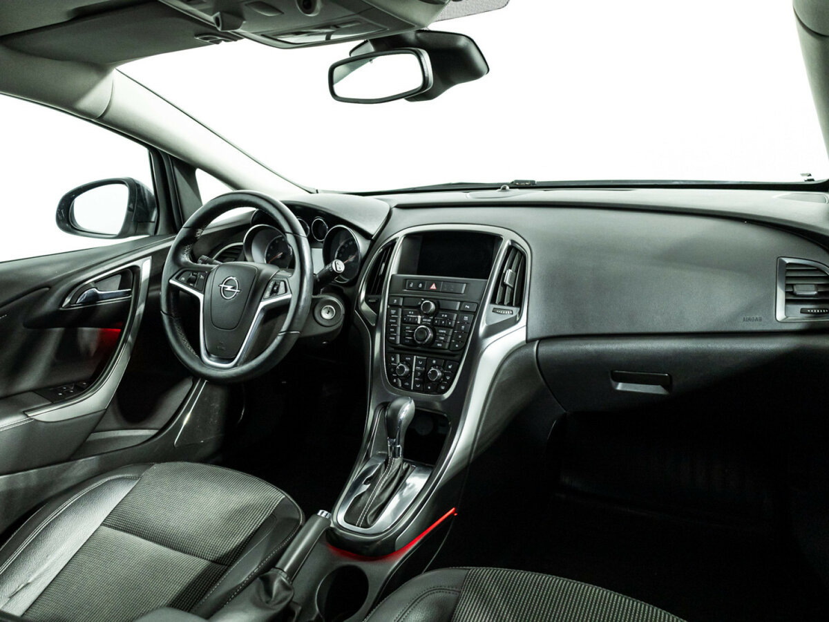 Opel Astra 2012 года с пробегом. Фото: #8