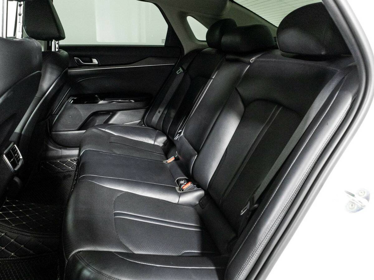 Kia K5 2021 года с пробегом. Фото: #8