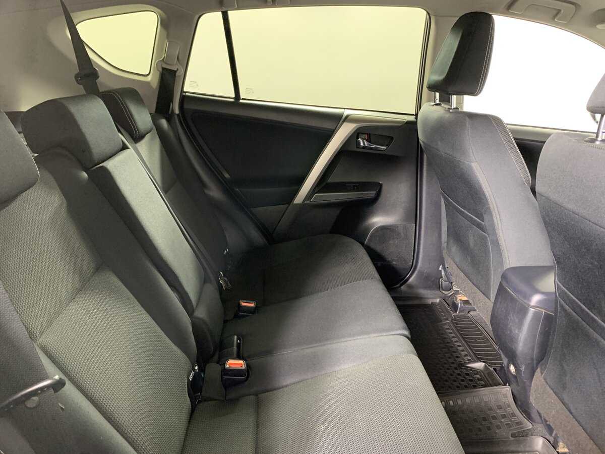 Toyota RAV4 2018 года с пробегом. Фото: #17