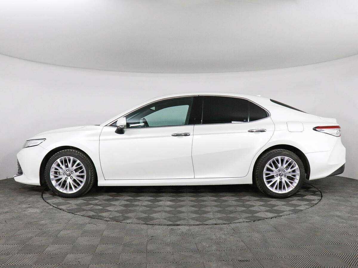 Toyota Camry 2020 года с пробегом. Фото: #6
