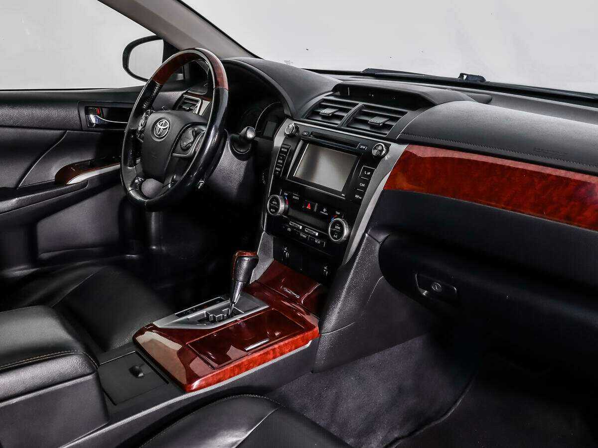 Toyota Camry 2012 года с пробегом. Фото: #12