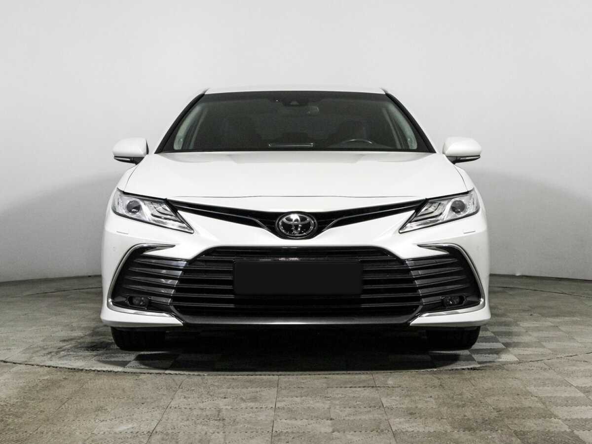 Toyota Camry 2021 года с пробегом. Фото: #1