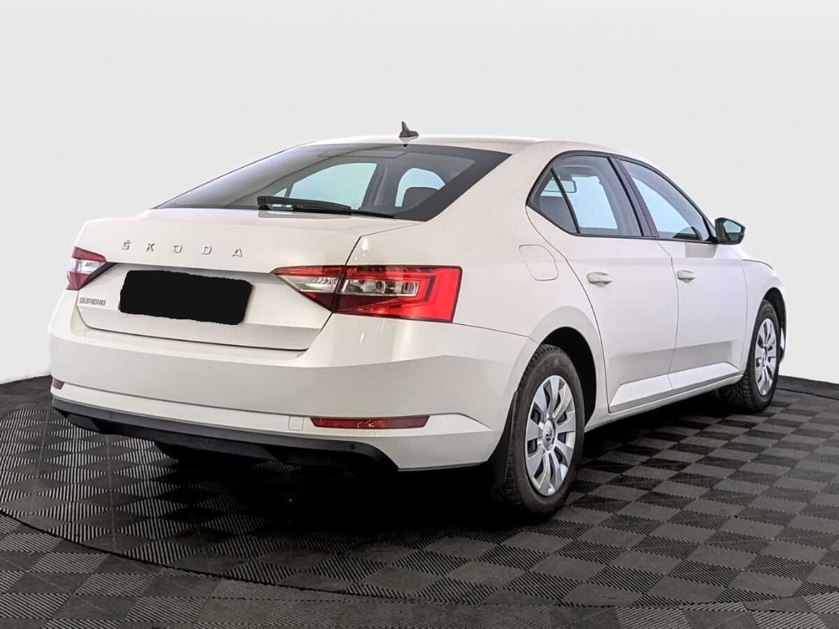 Skoda Superb 2021 года с пробегом. Фото: #4