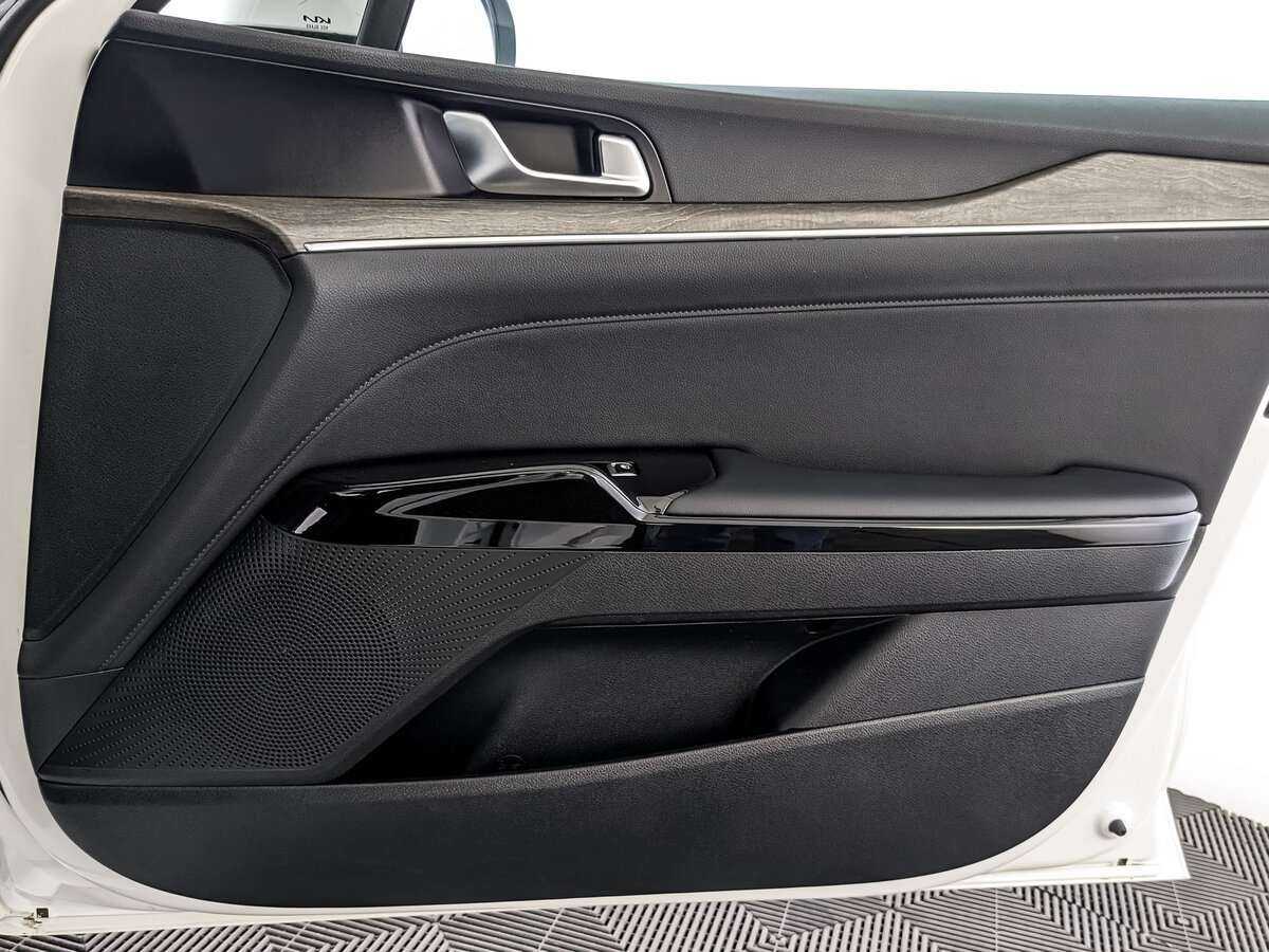 Kia K5 2021 года с пробегом. Фото: #22