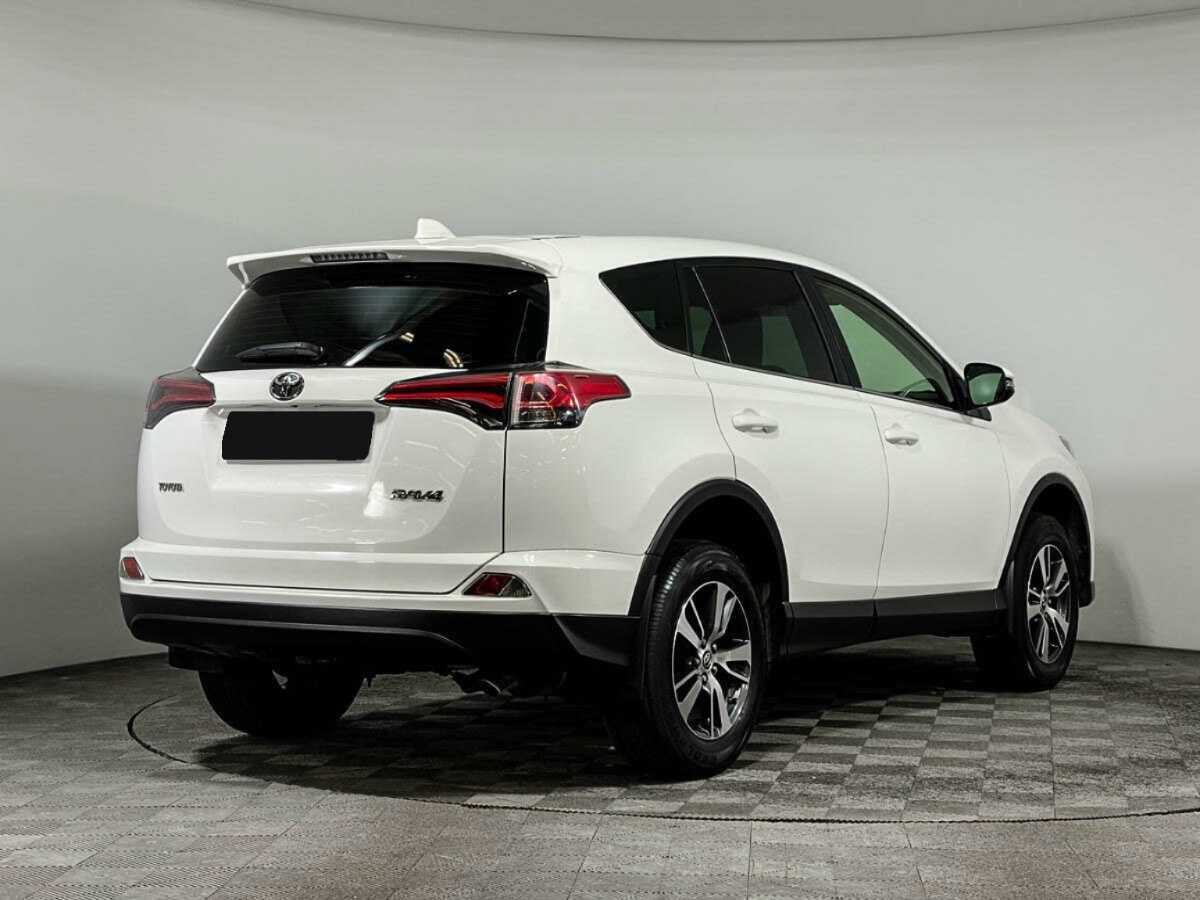 Toyota RAV4 2016 года с пробегом. Фото: #3