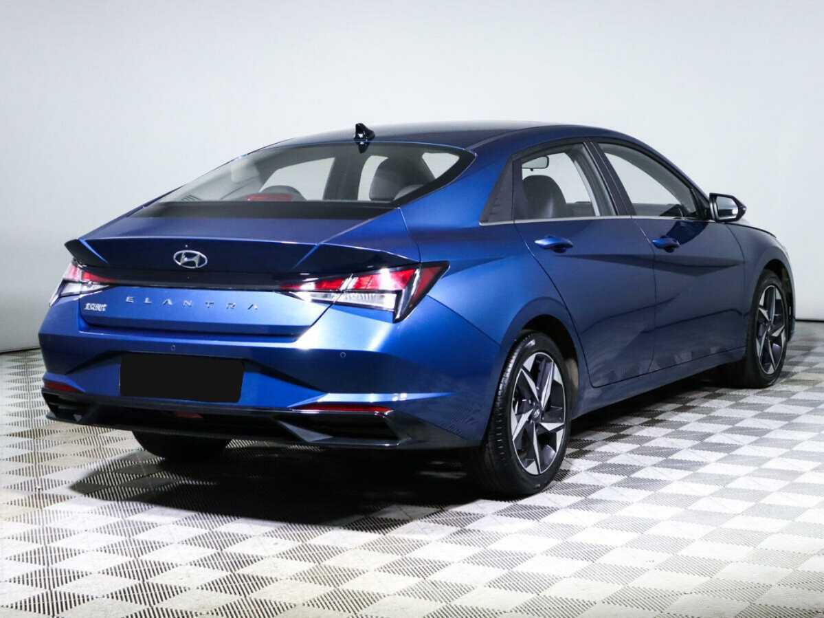 Hyundai Elantra 2022 года с пробегом. Фото: #3