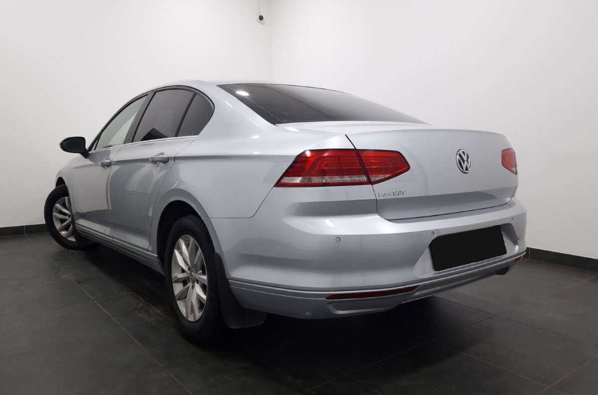 Volkswagen Passat 2015 года с пробегом. Фото: #2