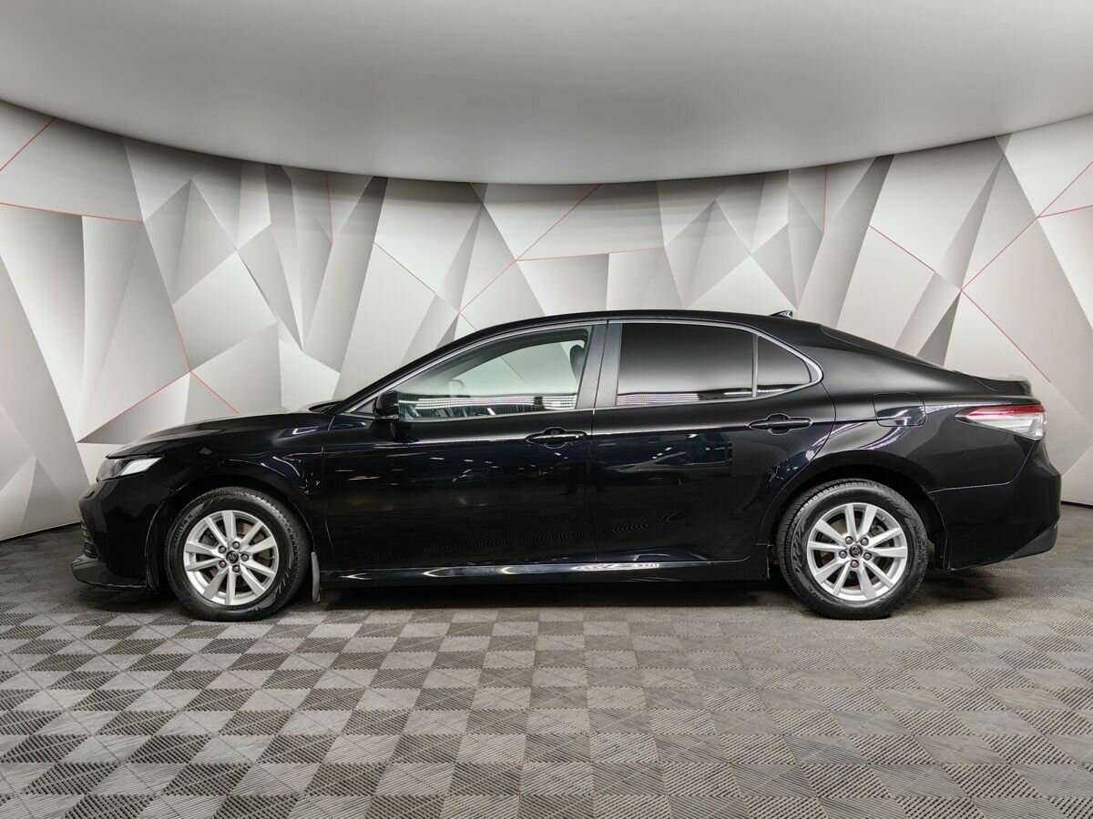 Toyota Camry 2019 года с пробегом. Фото: #4