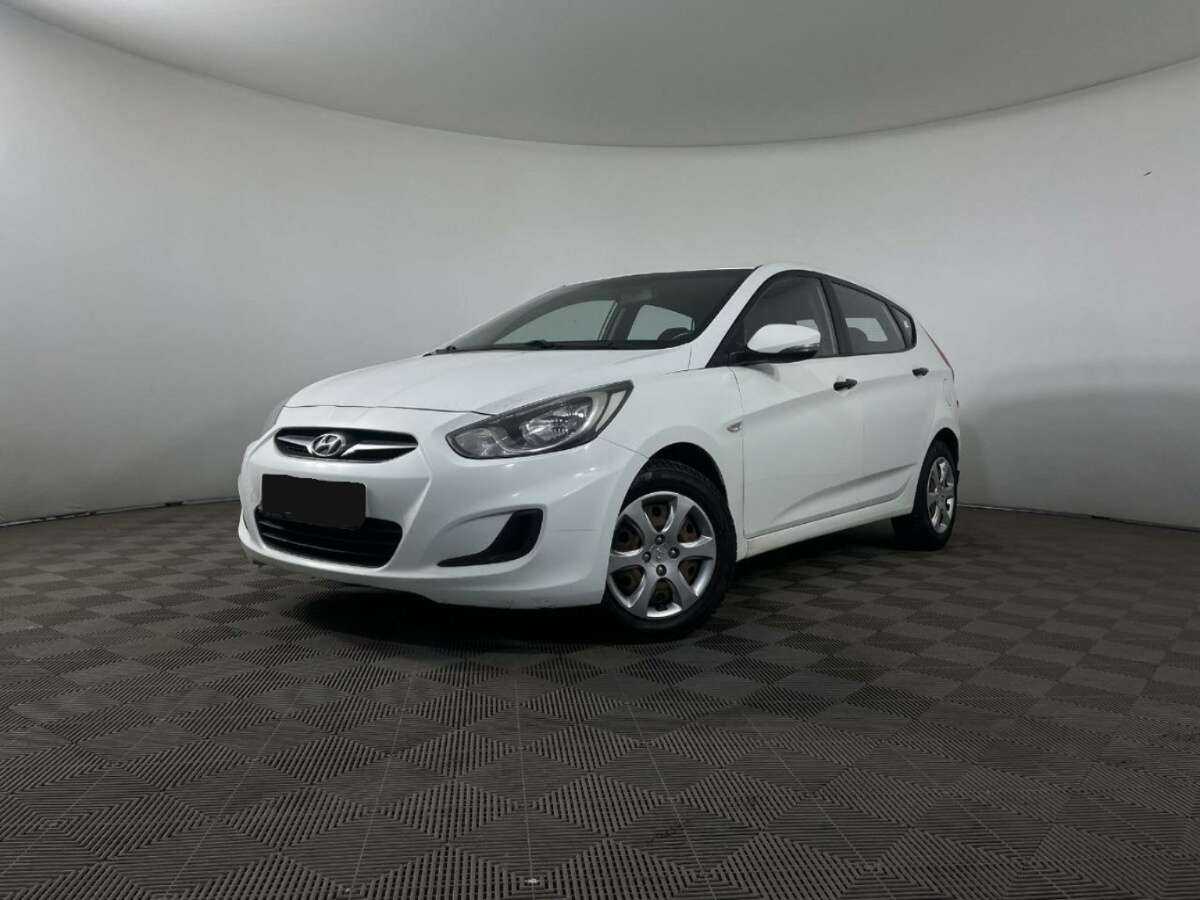 Hyundai Solaris 2012 года с пробегом. Посмотреть фото